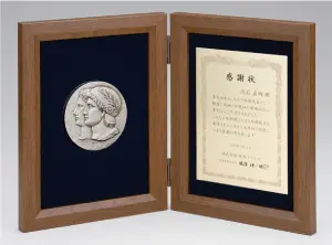 オリジナルメダル製作 表彰メダル 表彰記念品 メダル付き楯(木製)